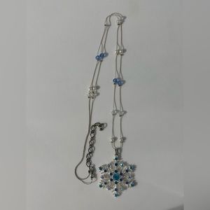 Snowflake necklace